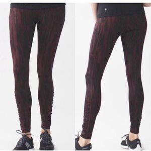 Lululemon Speed Tight IV Painted Animal Bordeaux Drama Black / Black 10